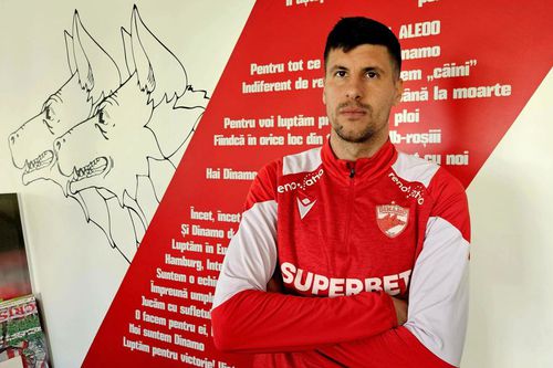 Stipe Perica în alb și roșu, pariul lui Kopic
Foto Eduard Apostol