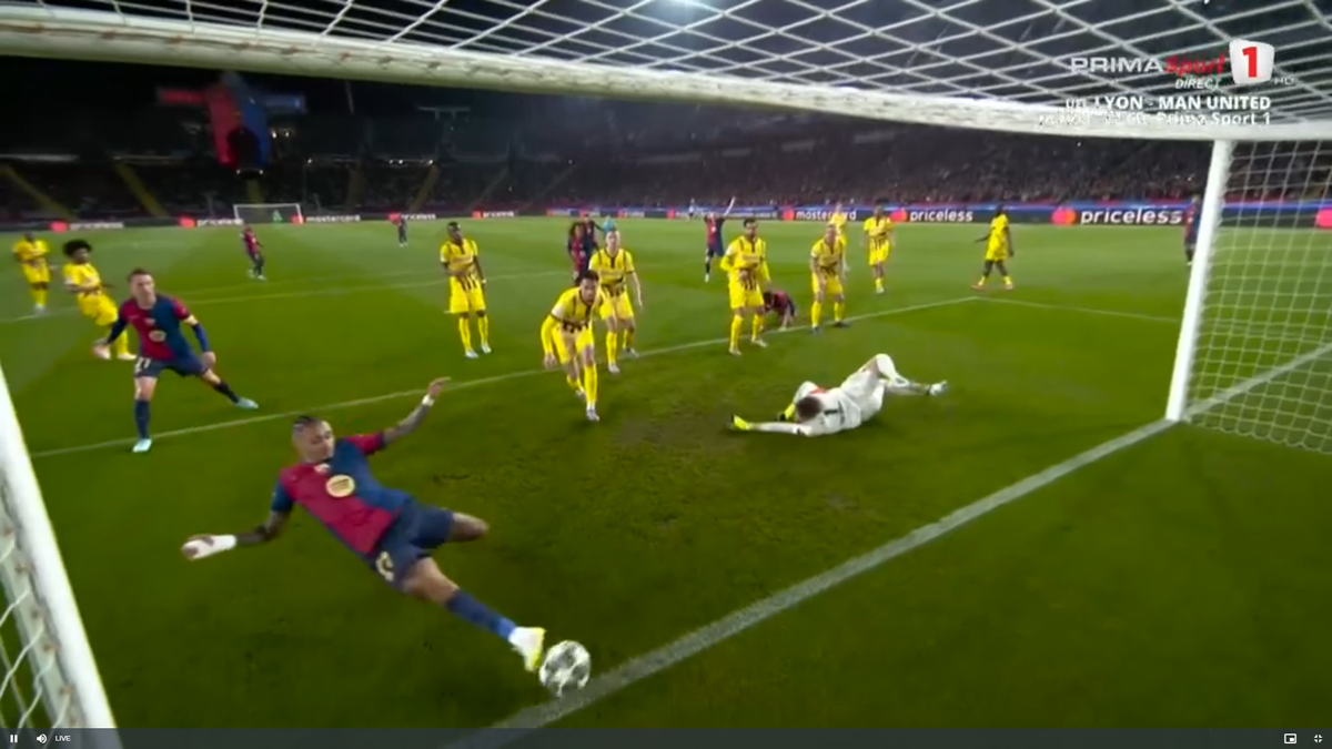 Golul lui Raphina din Barcelona - Borussia Dortmund