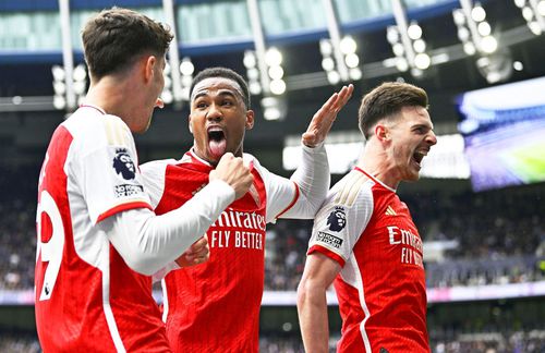 Declan Rice se bucură alături de coechipieri, după 3-0 cu Real Madrid / foto: Imago