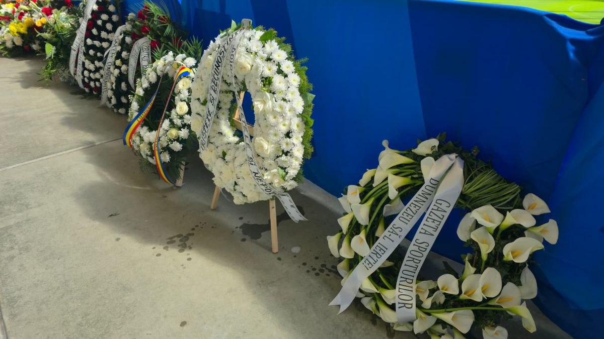 A doua zi de priveghi în memoria lui Mircea Lucescu