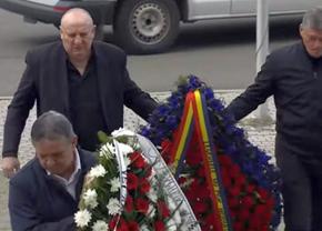 Sicriul lui Mircea Lucescu, depus și azi la Arena Națională » Legendele Stelei au adus două coroane