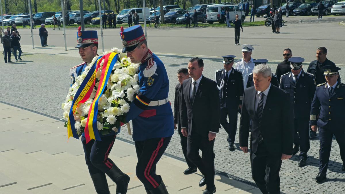 A doua zi de priveghi în memoria lui Mircea Lucescu