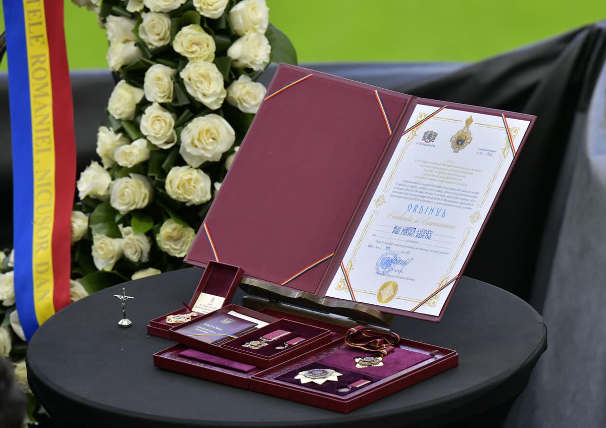 Românii își iau adio de la Mircea Lucescu