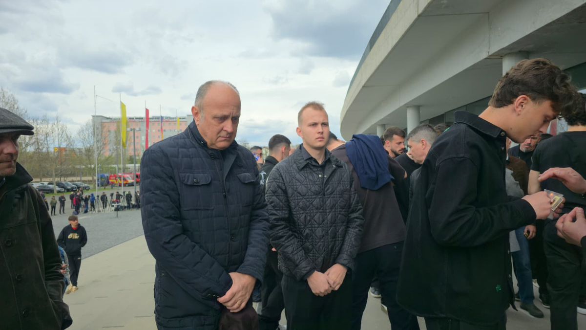 Șucu, în lacrimi la catafalcul lui Lucescu