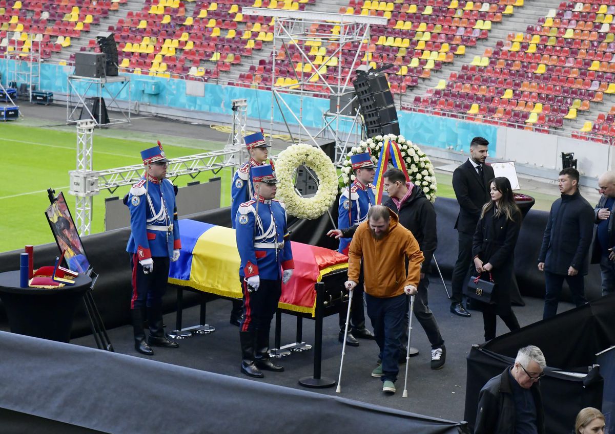 Românii își iau adio de la Mircea Lucescu