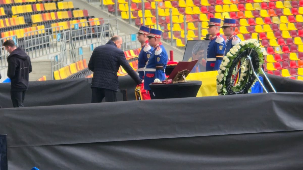 Sicriul lui Mircea Lucescu, depus și azi la Arena Națională » Toate informațiile de la stadion