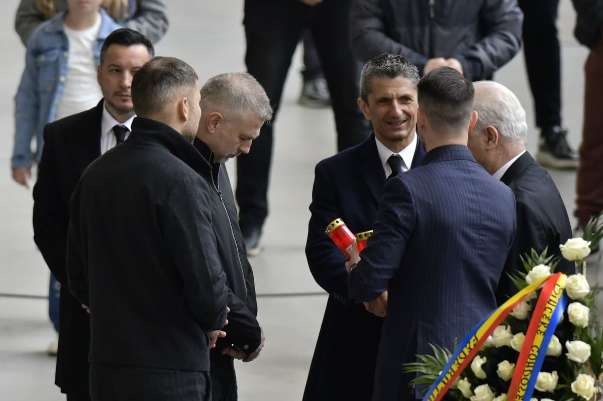 Sicriul lui Mircea Lucescu, depus și azi la Arena Națională » Toate informațiile de la stadion