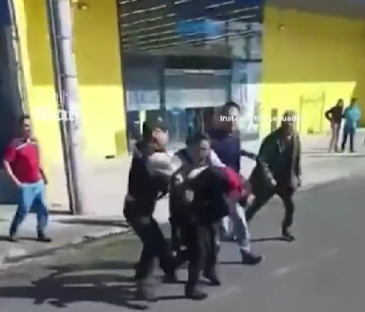 Fost internațional care a jucat la Mondial, arestat după un jaf armat! Scene haotice la reținere