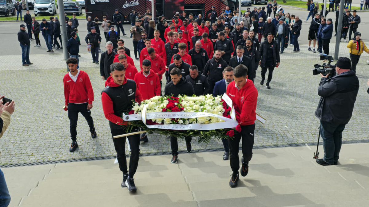 Delegația lui Dinamo, la sicriul lui Mircea Lucescu