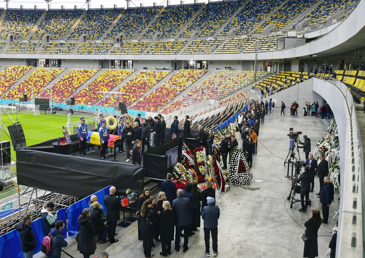 Gest de suflet în Parlamentul Moldovei pentru Mircea Lucescu