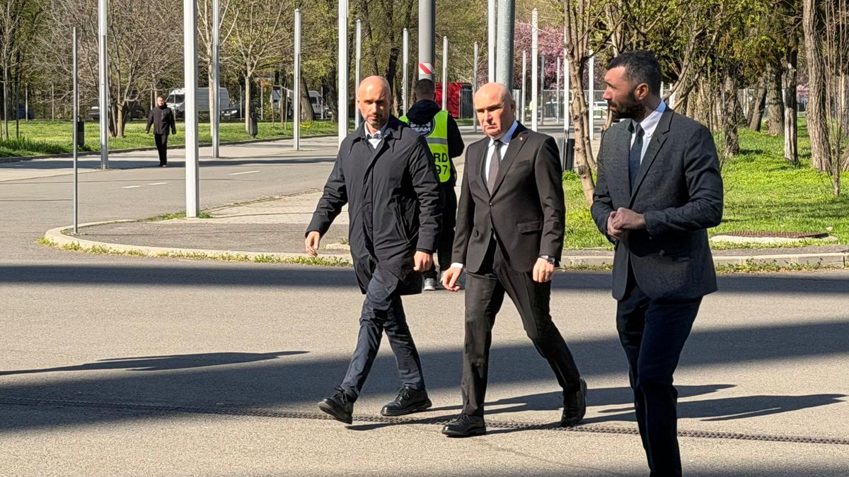 Prim-ministrul Ilie Bolojan și-a luat rămas bun de la Mircea Lucescu