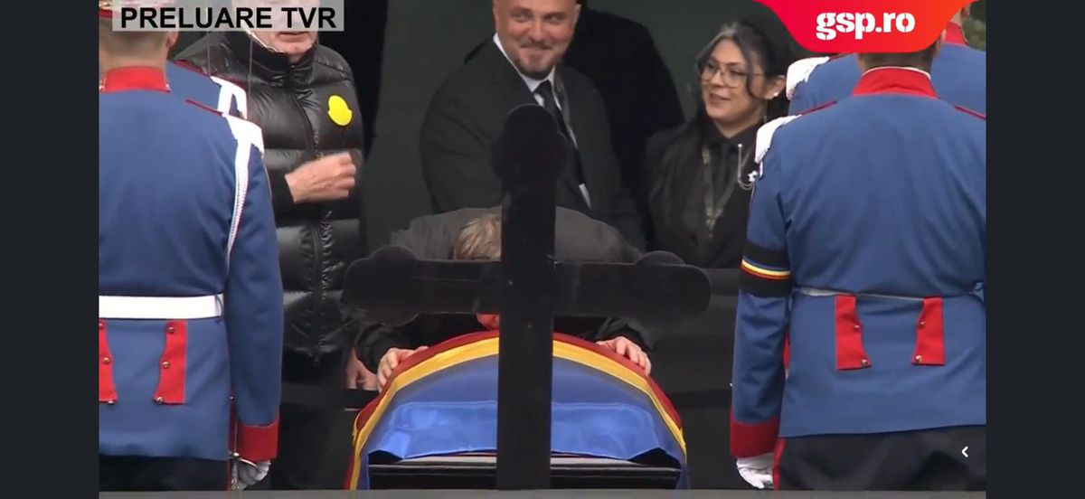 Gică Hagi a venit din nou la priveghiul lui Mircea Lucescu! „Regele”, în lacrimi lângă sicriu