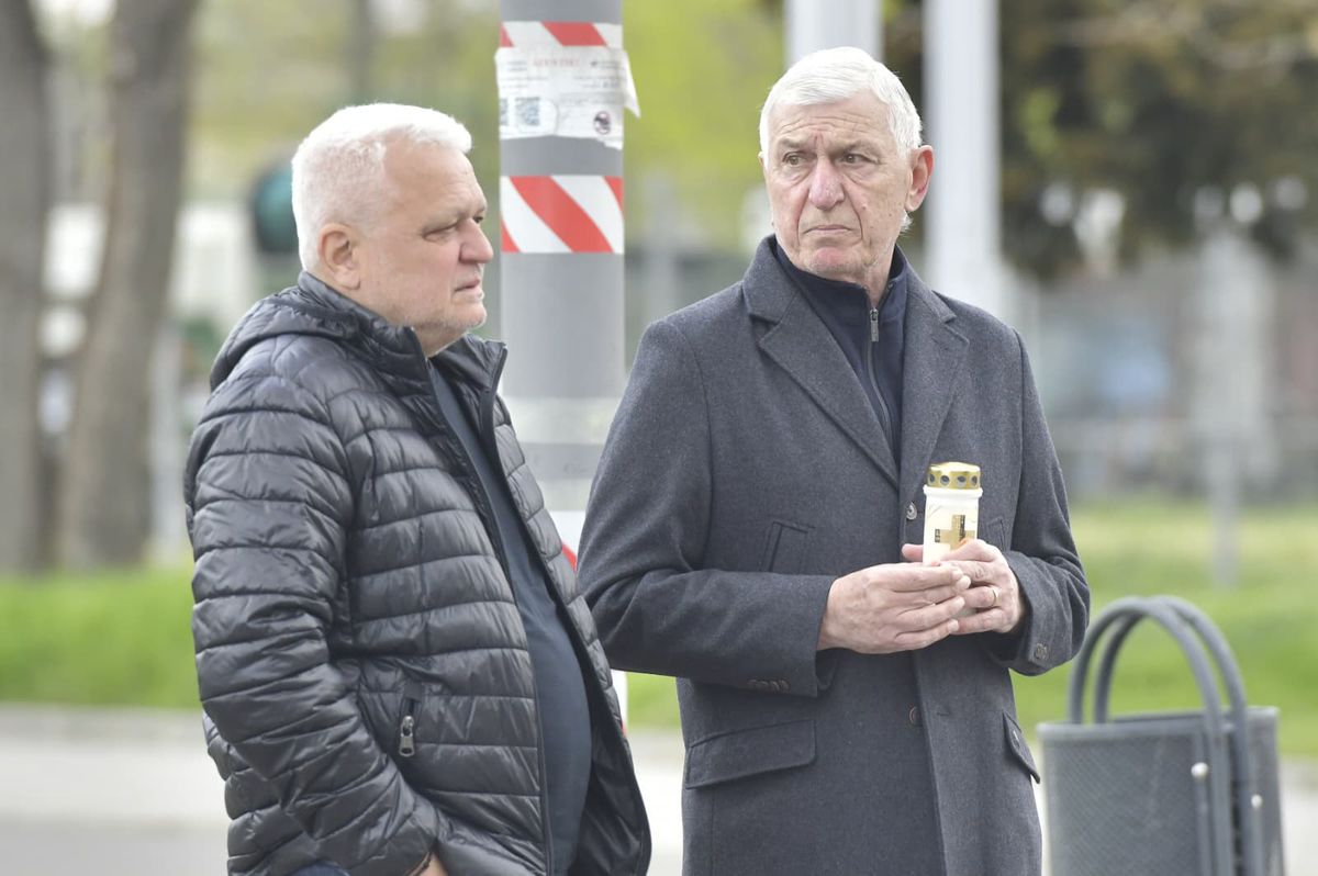 A doua zi de priveghi în memoria lui Mircea Lucescu