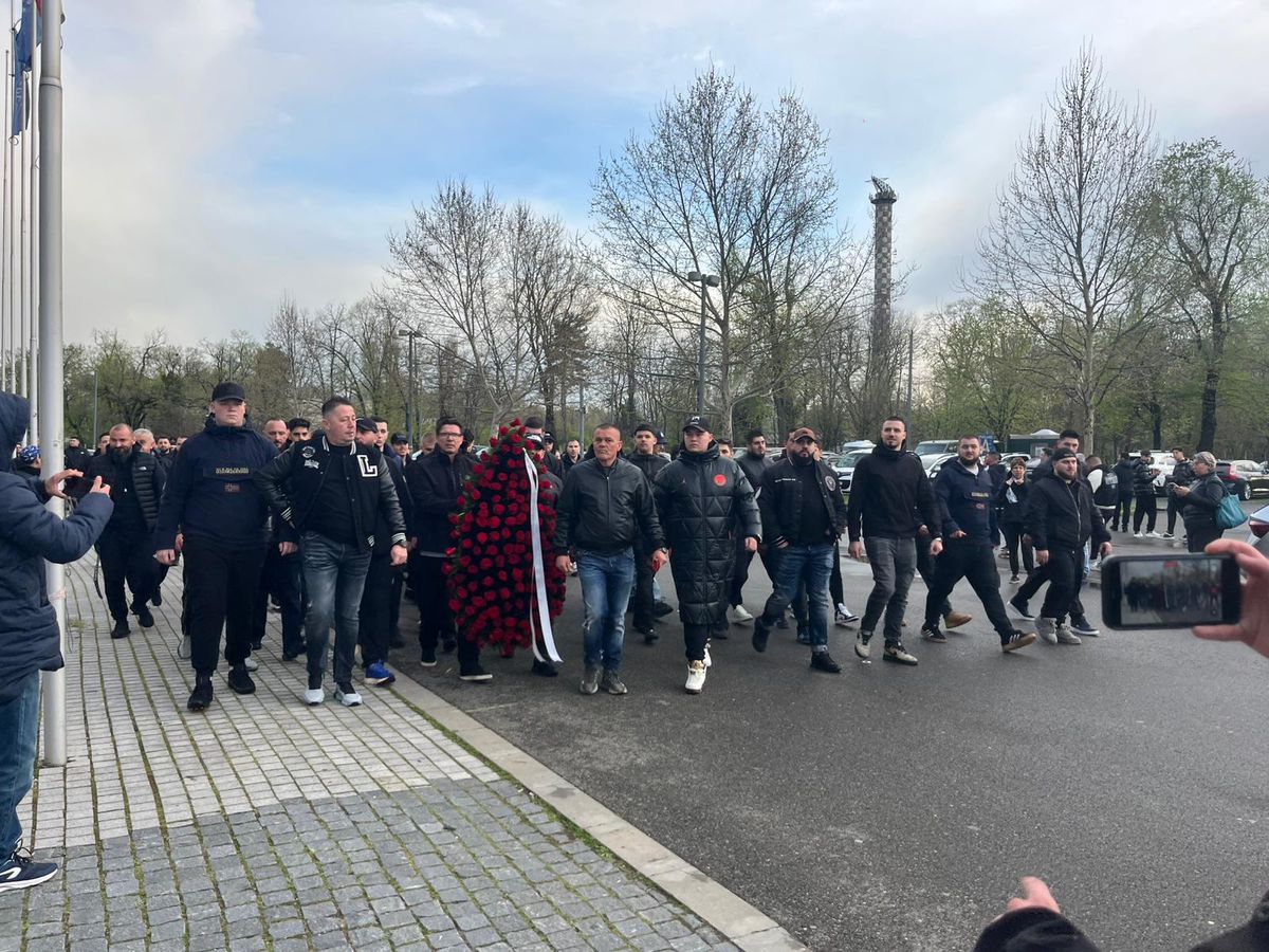 Românii își iau adio de la Mircea Lucescu