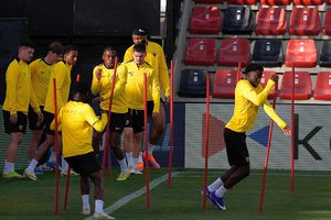 Astăzi, manșa tur a sferturilor Conference League: Rațiu versus Răzvan Marin, Șahtior în acțiune