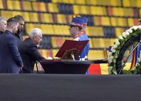 Anghel Iordănescu, devastat la sicriul lui Mircea Lucescu: „Nu o să-l uităm niciodată”