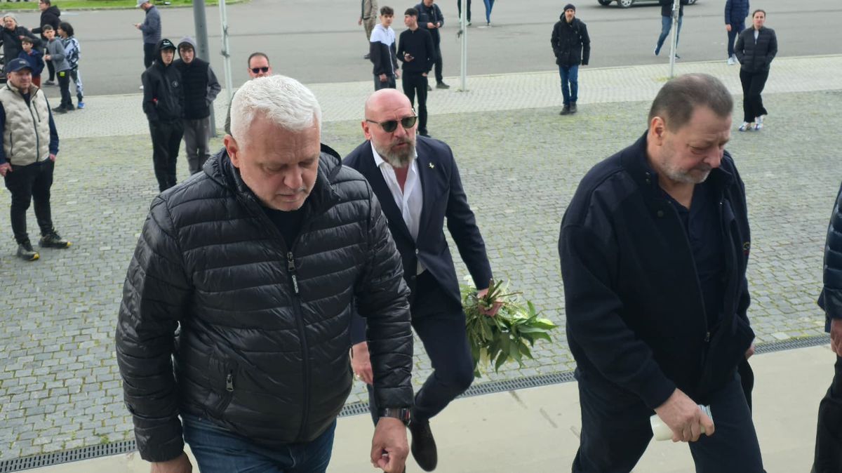 Anghel Iordănescu, devastat la sicriul lui Mircea Lucescu: „Nu o să-l uităm niciodată”