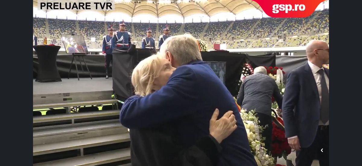 Fanii lui Dinamo i-au strigat numele lui Mircea Lucescu pentru ultima oară » Imagini sfâșietoare cu Răzvan Lucescu