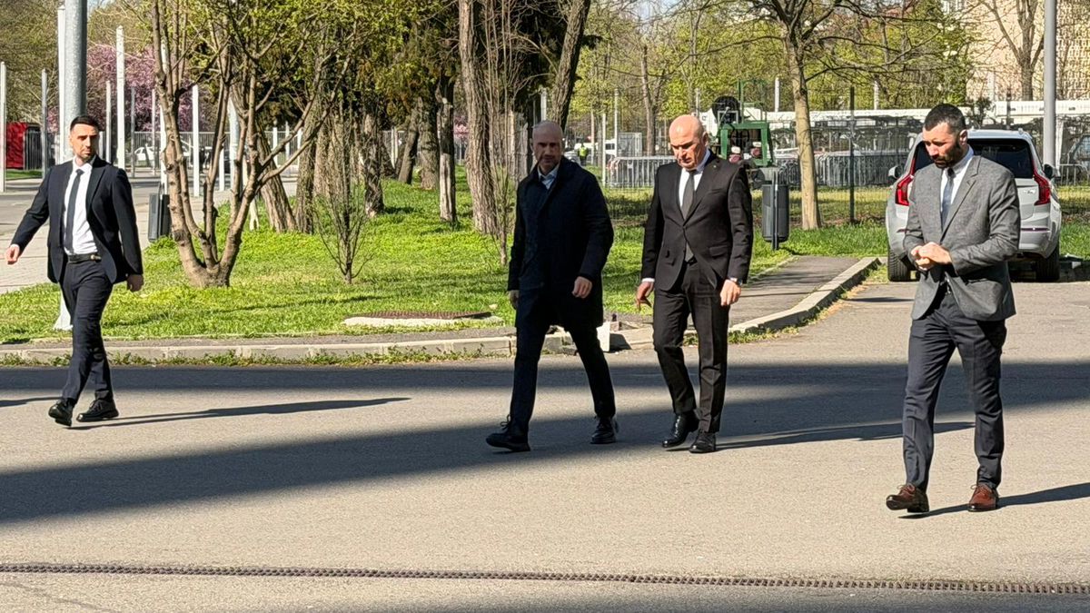 A doua zi de priveghi în memoria lui Mircea Lucescu