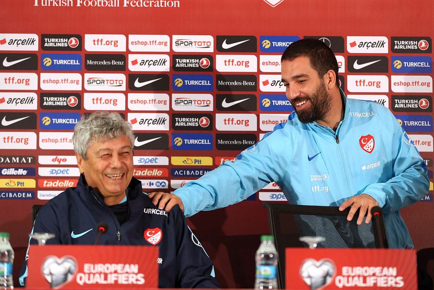 Arda Turan, într-un moment simpatic cu Mircea Lucescu, în 2017 // foto: Imago Images