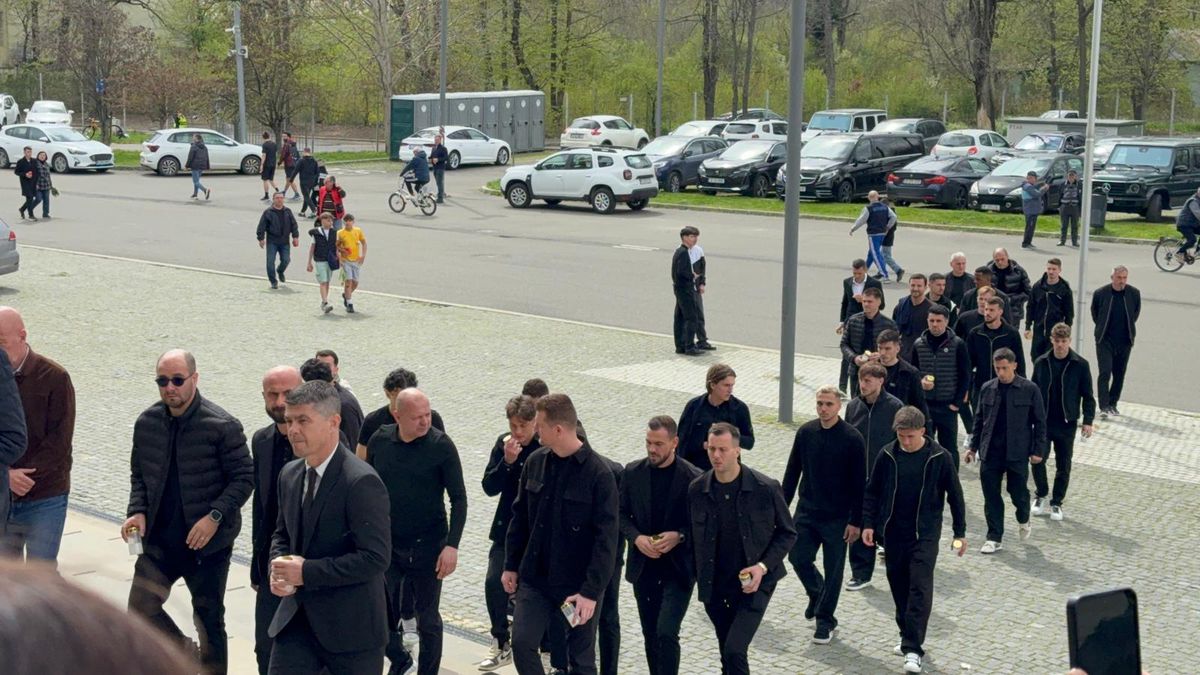 Sicriul lui Mircea Lucescu, depus și azi la Arena Națională » Toate informațiile de la stadion