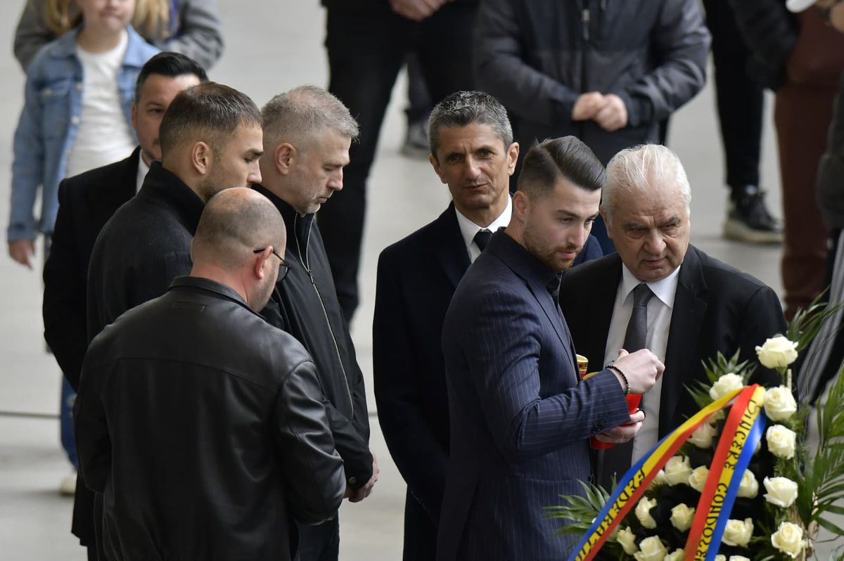 Sicriul lui Mircea Lucescu, depus și azi la Arena Națională » Toate informațiile de la stadion