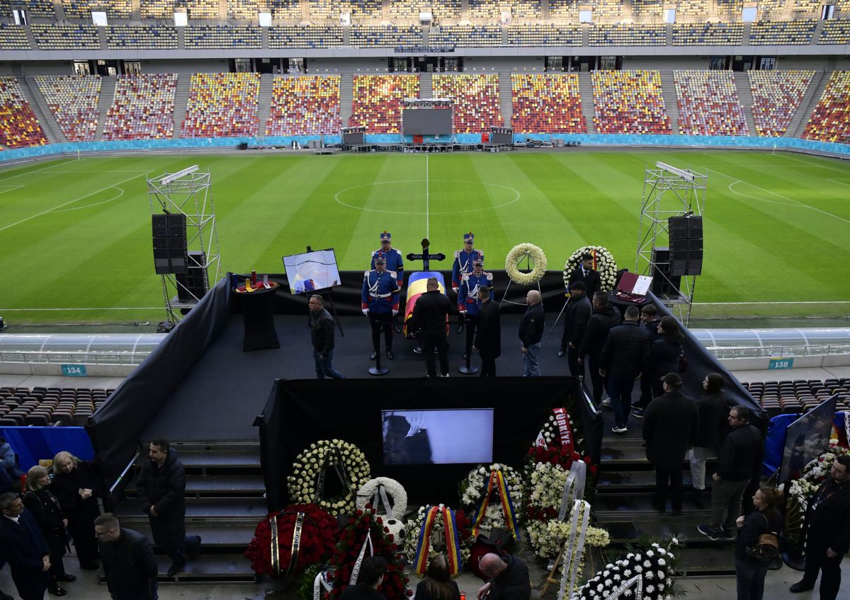 Românii își iau adio de la Mircea Lucescu