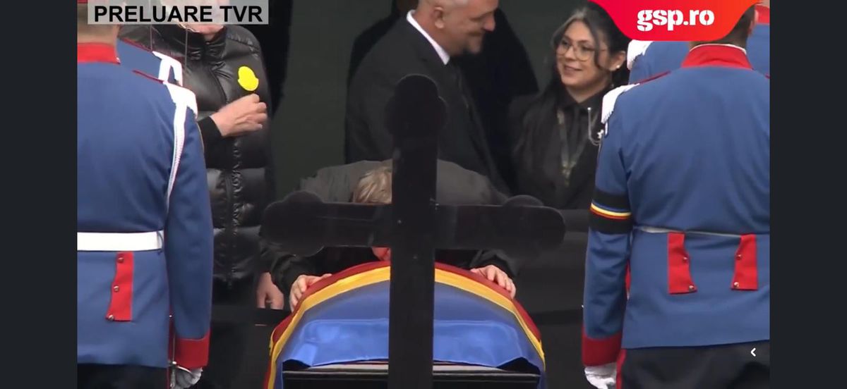 Gică Hagi a venit din nou la priveghiul lui Mircea Lucescu! „Regele”, în lacrimi lângă sicriu