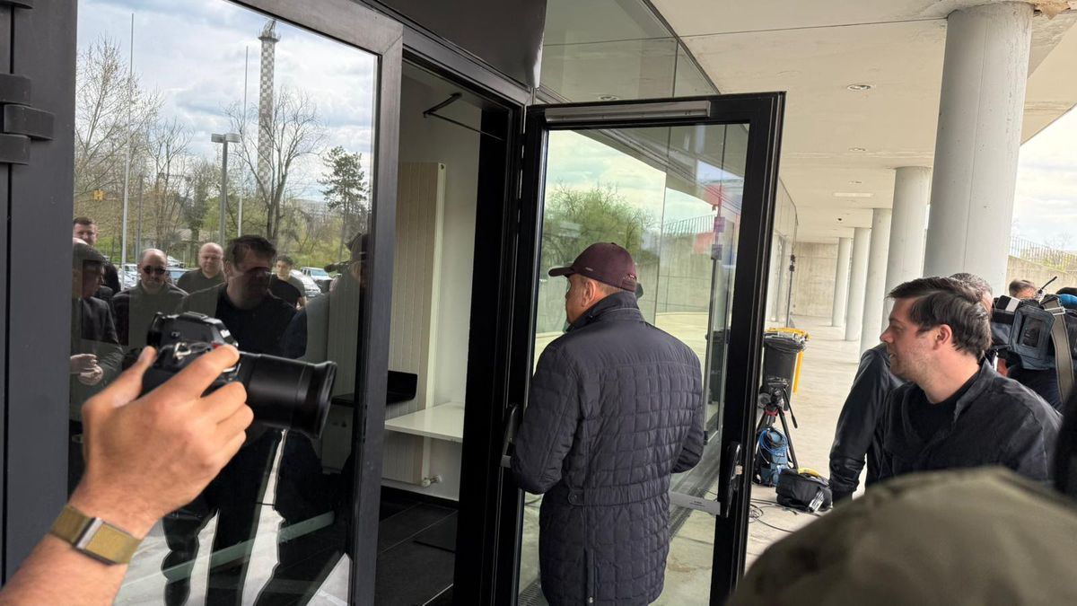 Imagini de la priveghiul lui Mircea Lucescu - 9 aprilie 2026