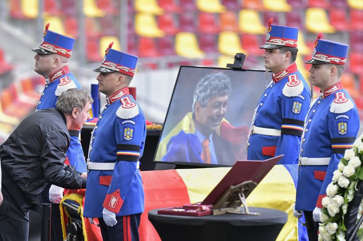 Gică Hagi a venit la priveghiul lui Mircea Lucescu / Foto: Cristi Preda GSP