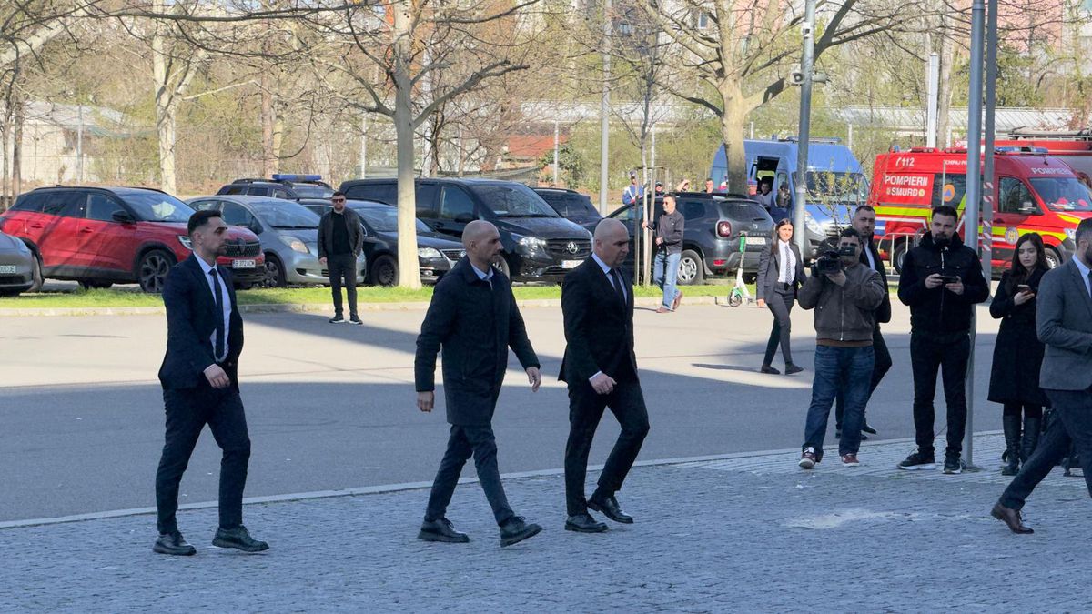 Prim-ministrul Ilie Bolojan și-a luat rămas bun de la Mircea Lucescu