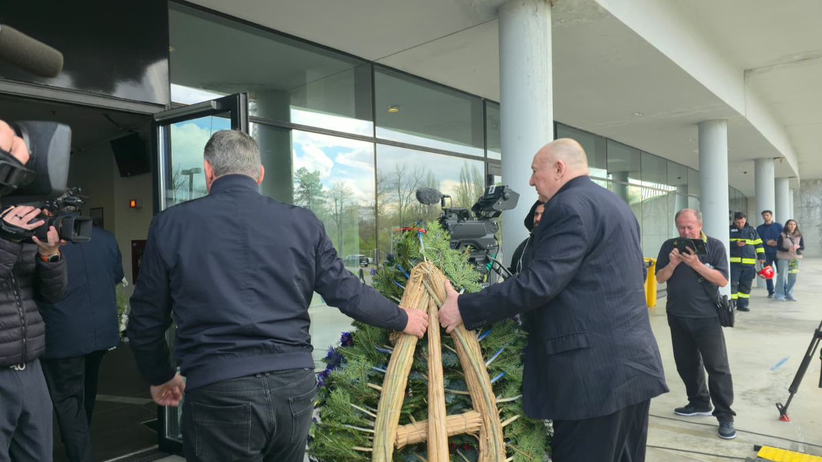 A doua zi de priveghi în memoria lui Mircea Lucescu