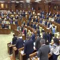 Moment de reculegere în Parlamentul Republicii Moldova în memoria lui Mircea Lucescu // FOTO: Unimedia VIDEO