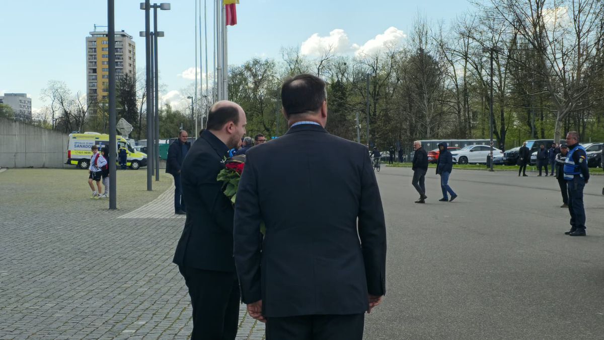 A doua zi de priveghi în memoria lui Mircea Lucescu