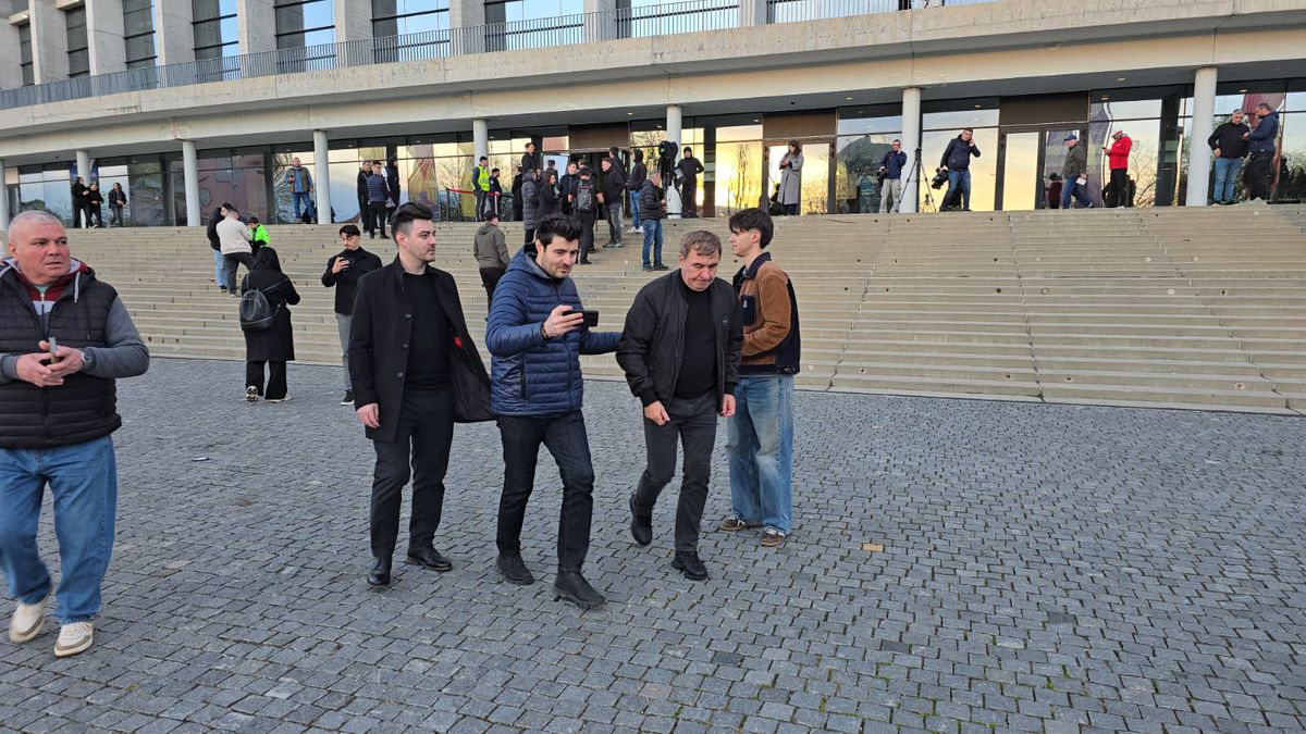 Gest de suflet în Parlamentul Moldovei pentru Mircea Lucescu