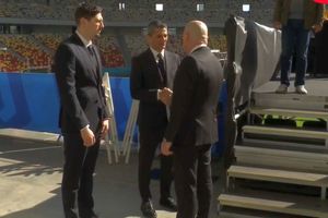 Sicriul lui Mircea Lucescu, depus și azi la Arena Națională » Ilie Bolojan l-a omagiat pe „Il Luce”
