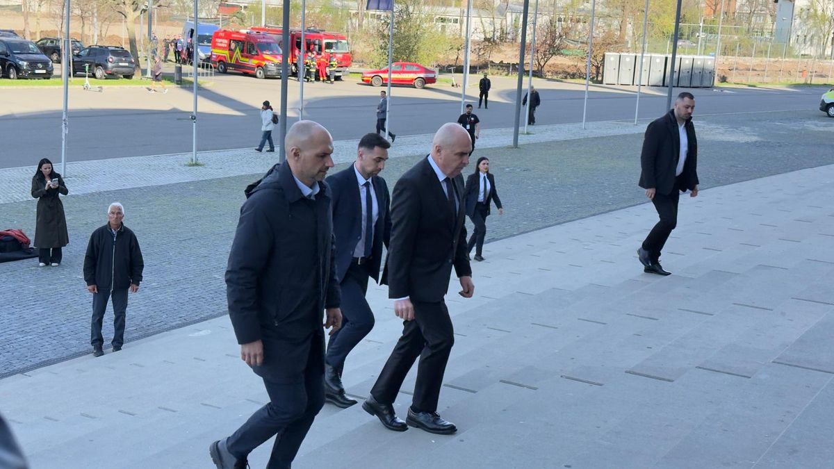 Prim-ministrul Ilie Bolojan și-a luat rămas bun de la Mircea Lucescu