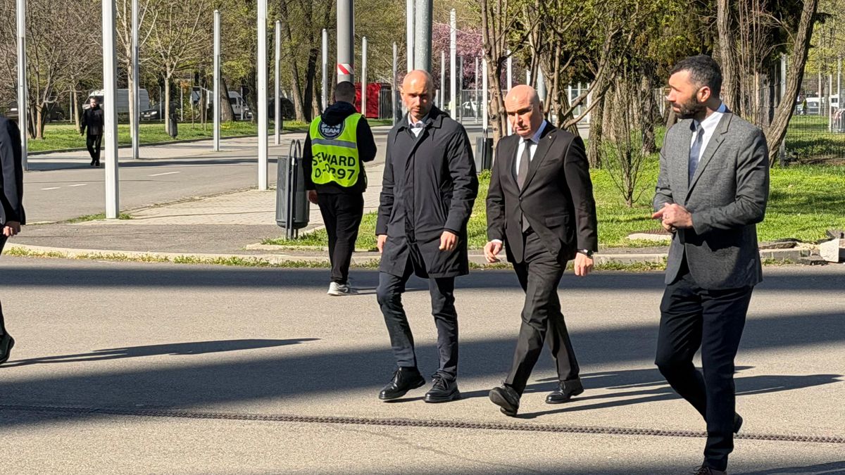 Prim-ministrul Ilie Bolojan și-a luat rămas bun de la Mircea Lucescu