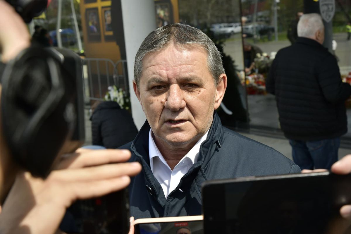 A doua zi de priveghi în memoria lui Mircea Lucescu