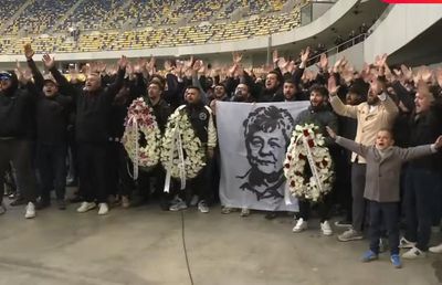 Fanii lui Dinamo i-au strigat numele lui Mircea Lucescu pentru ultima oară » Imagini sfâșietoare cu Răzvan Lucescu