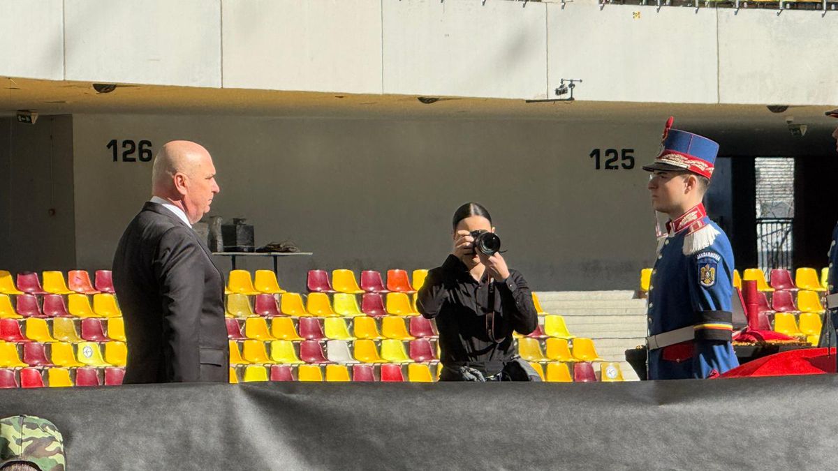 Prim-ministrul Ilie Bolojan și-a luat rămas bun de la Mircea Lucescu