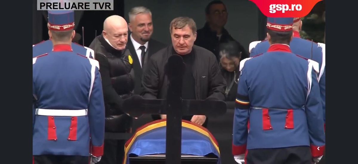 Gică Hagi a venit din nou la priveghiul lui Mircea Lucescu! „Regele”, în lacrimi lângă sicriu