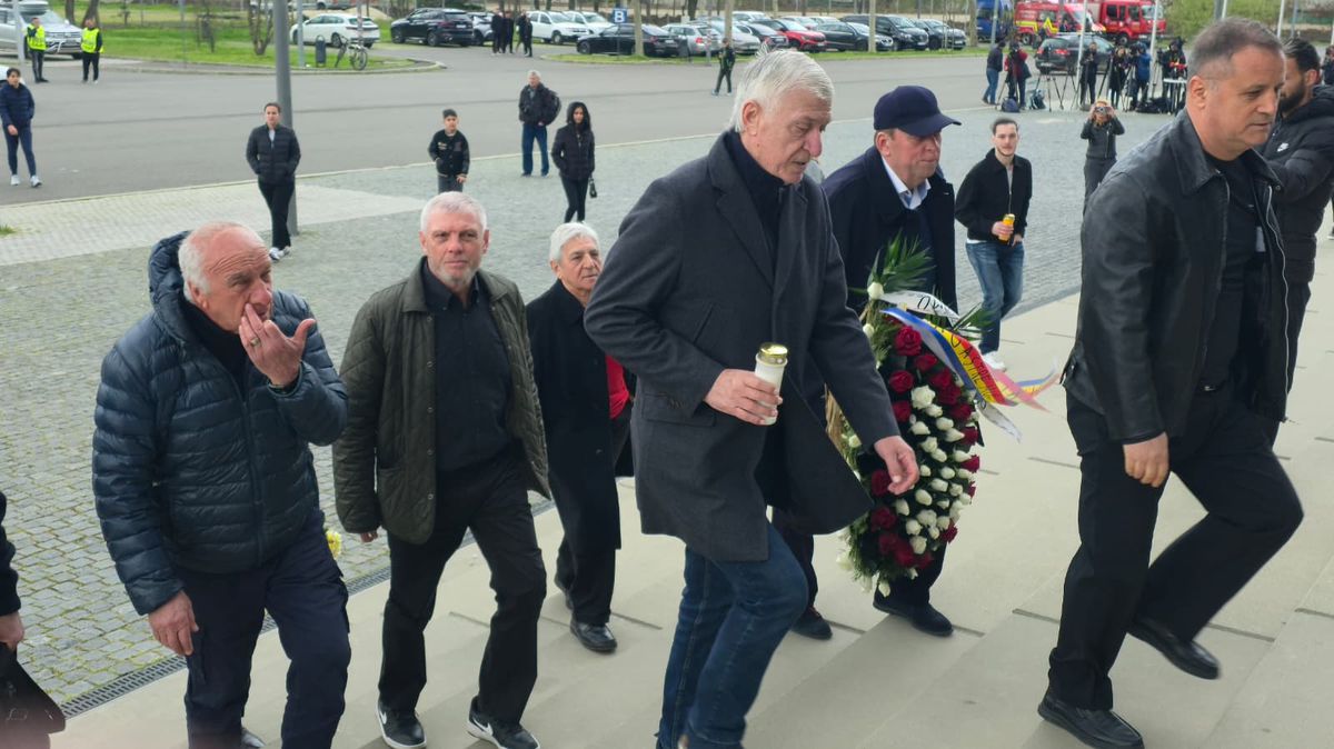 Anghel Iordănescu, devastat la sicriul lui Mircea Lucescu: „Nu o să-l uităm niciodată”