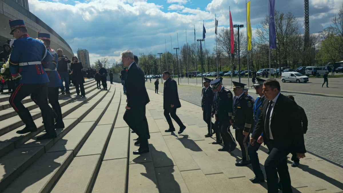 A doua zi de priveghi în memoria lui Mircea Lucescu