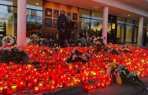 Sicriul lui Mircea Lucescu, ultima zi la Arena Națională » 15.000 de oameni au venit să-și ia rămas bun de la „Il Luce”: mâine are loc înmormântarea