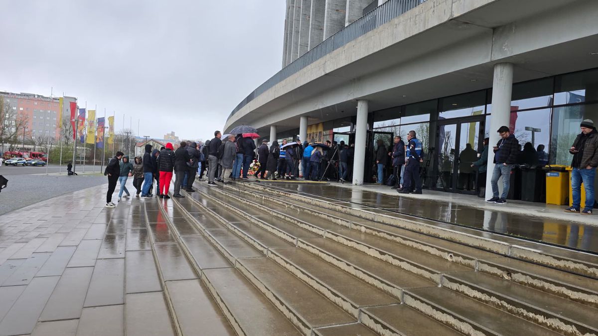 Priveghi în memoria lui Mircea Lucescu - 9 aprilie