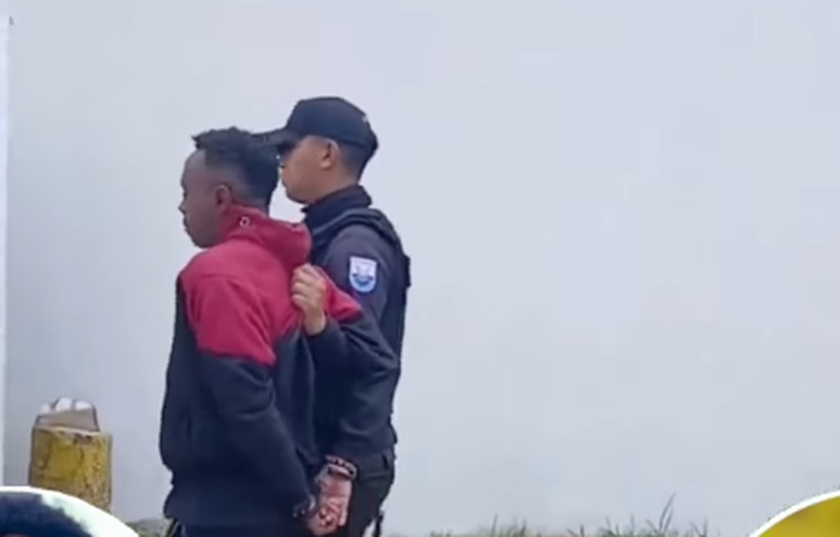 Fost internațional care a jucat la Mondial, arestat după un jaf armat! Scene haotice la reținere