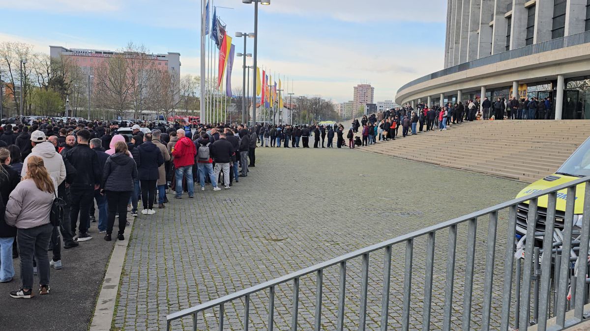 Românii își iau adio de la Mircea Lucescu