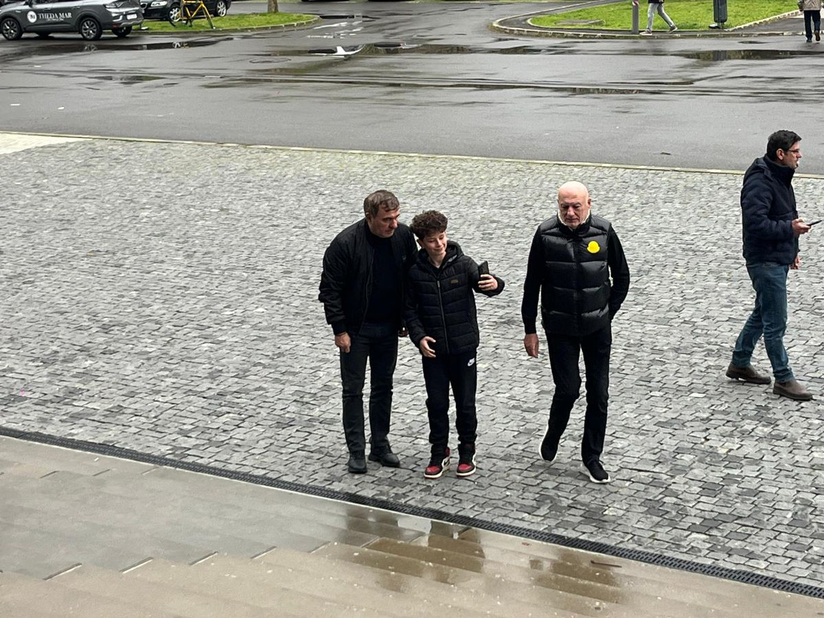 Fanii lui Dinamo i-au strigat numele lui Mircea Lucescu pentru ultima oară » Imagini sfâșietoare cu Răzvan Lucescu