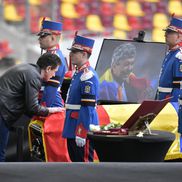 Gică Popescu a sărutat sicriul lui Mircea Lucescu/ foto Cristi Preda (GSP)